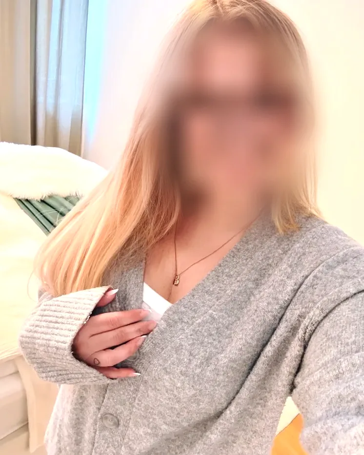 Denise, 36
