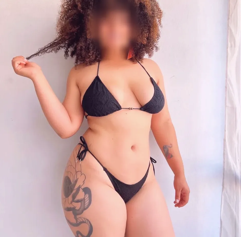Elena, 30
