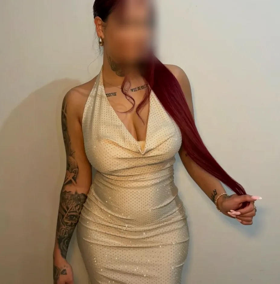 Elena, 22