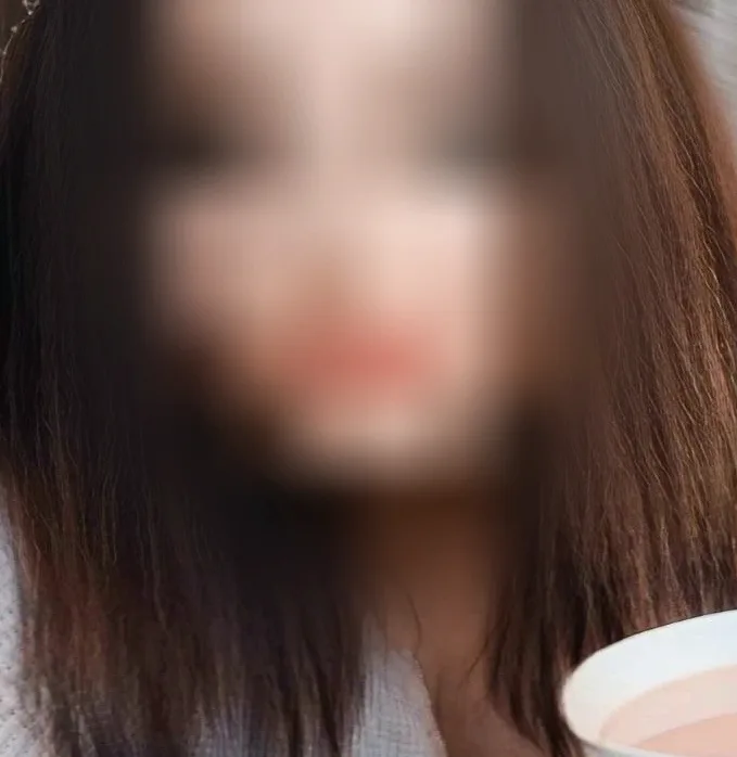 Fiona, 23