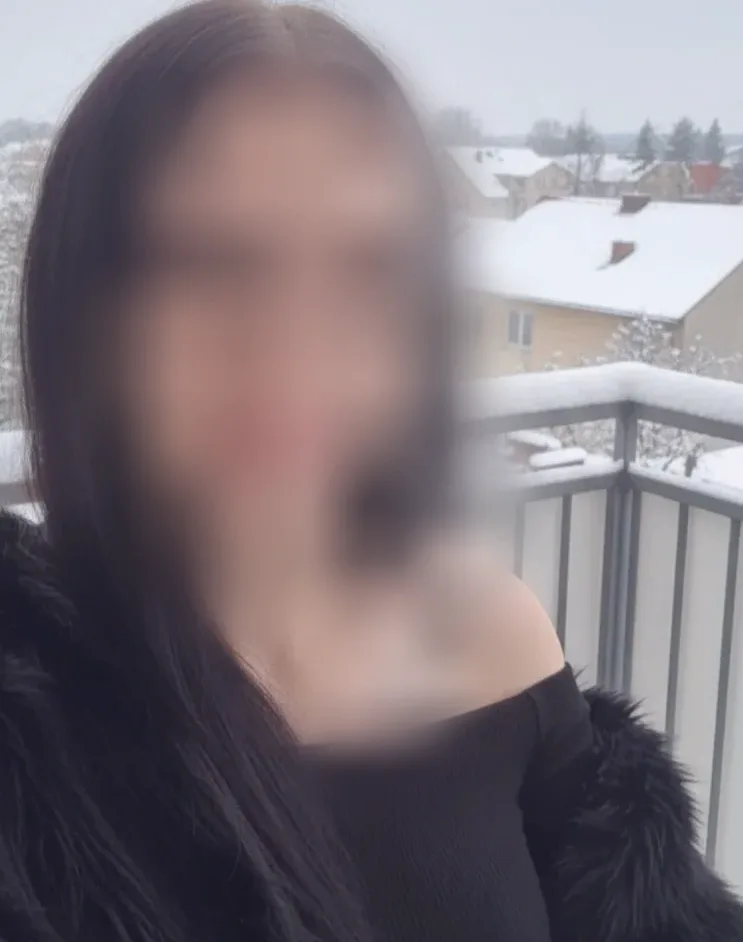 Kim, 23