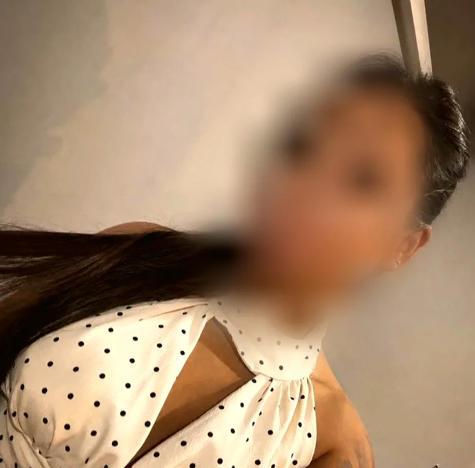 Marie, 25