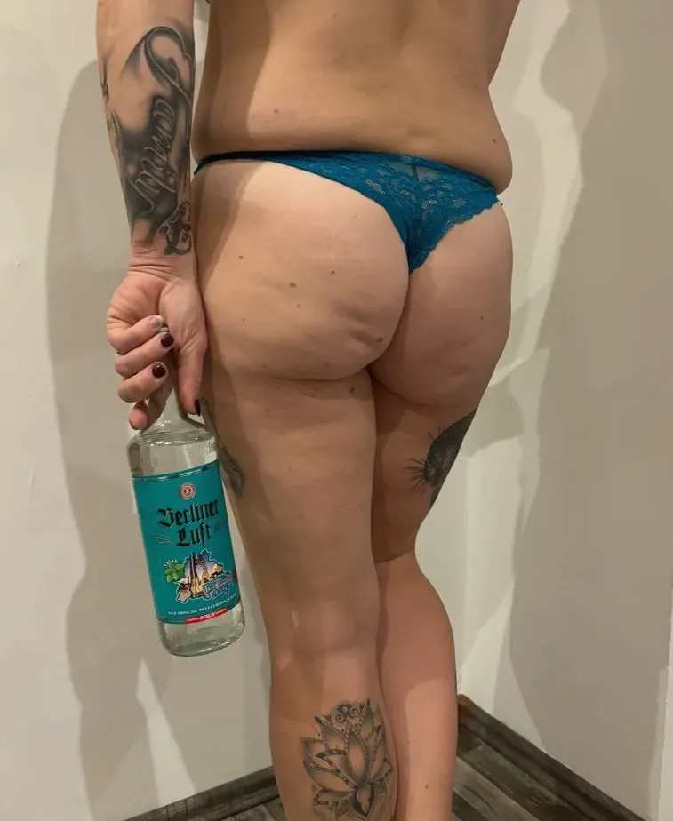Nele, 28