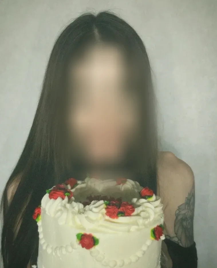 Yvonne, 30